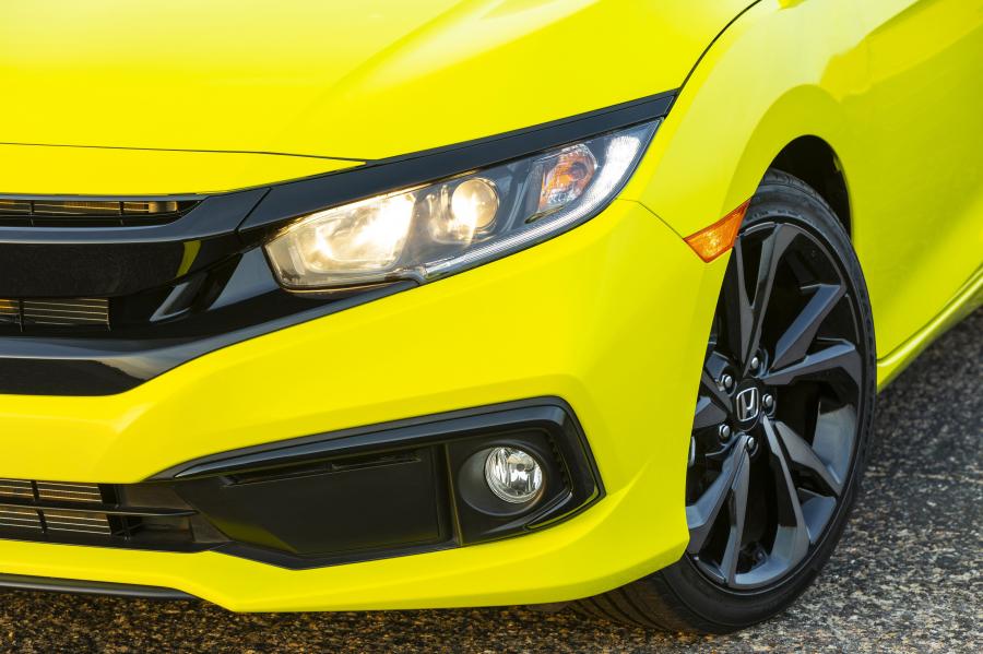 Детали экстерьера Honda Civic Sport Coupe (FC) 2018 года  (NA) (фото 34 из 42)